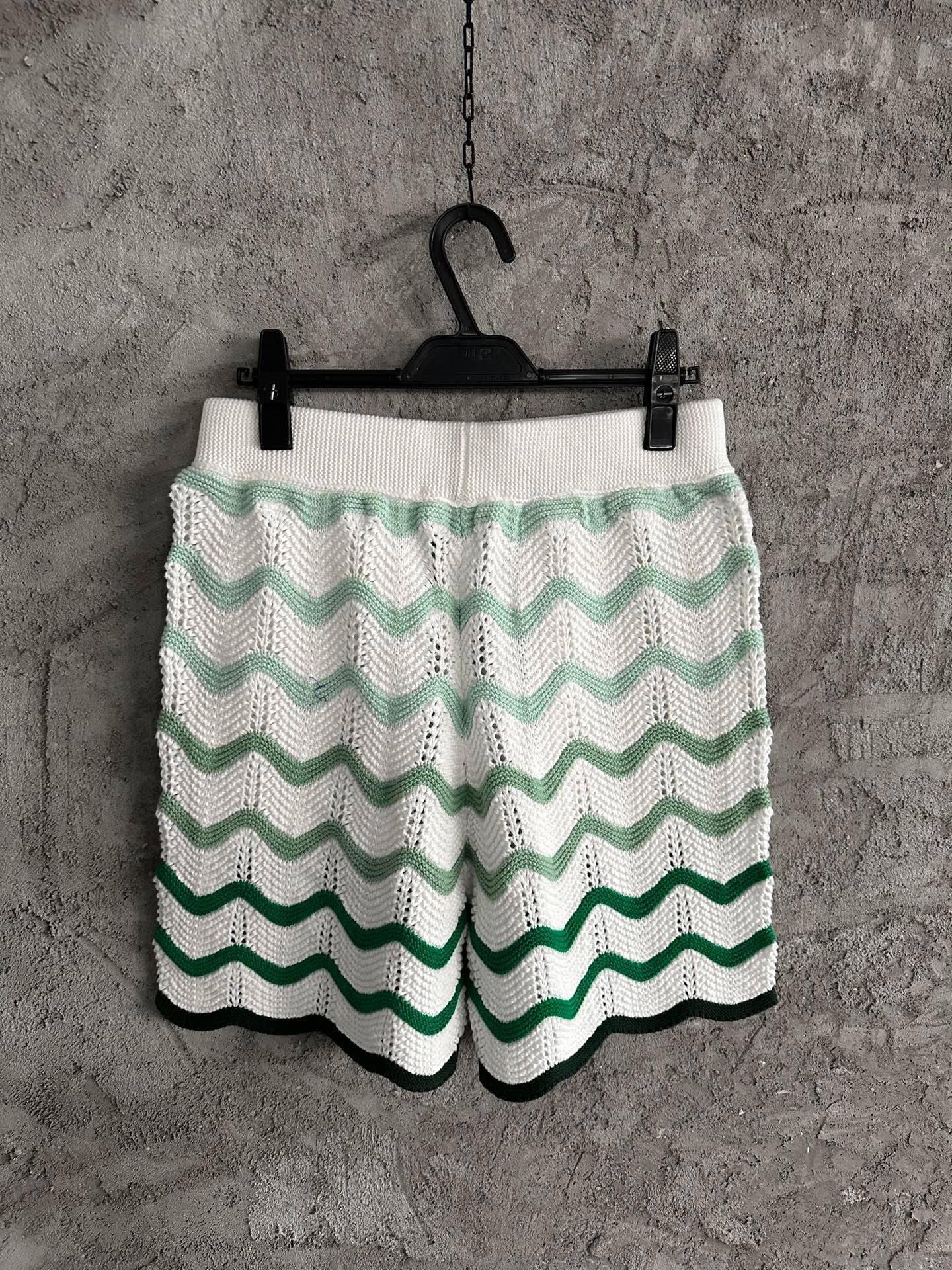 Multi-color Short