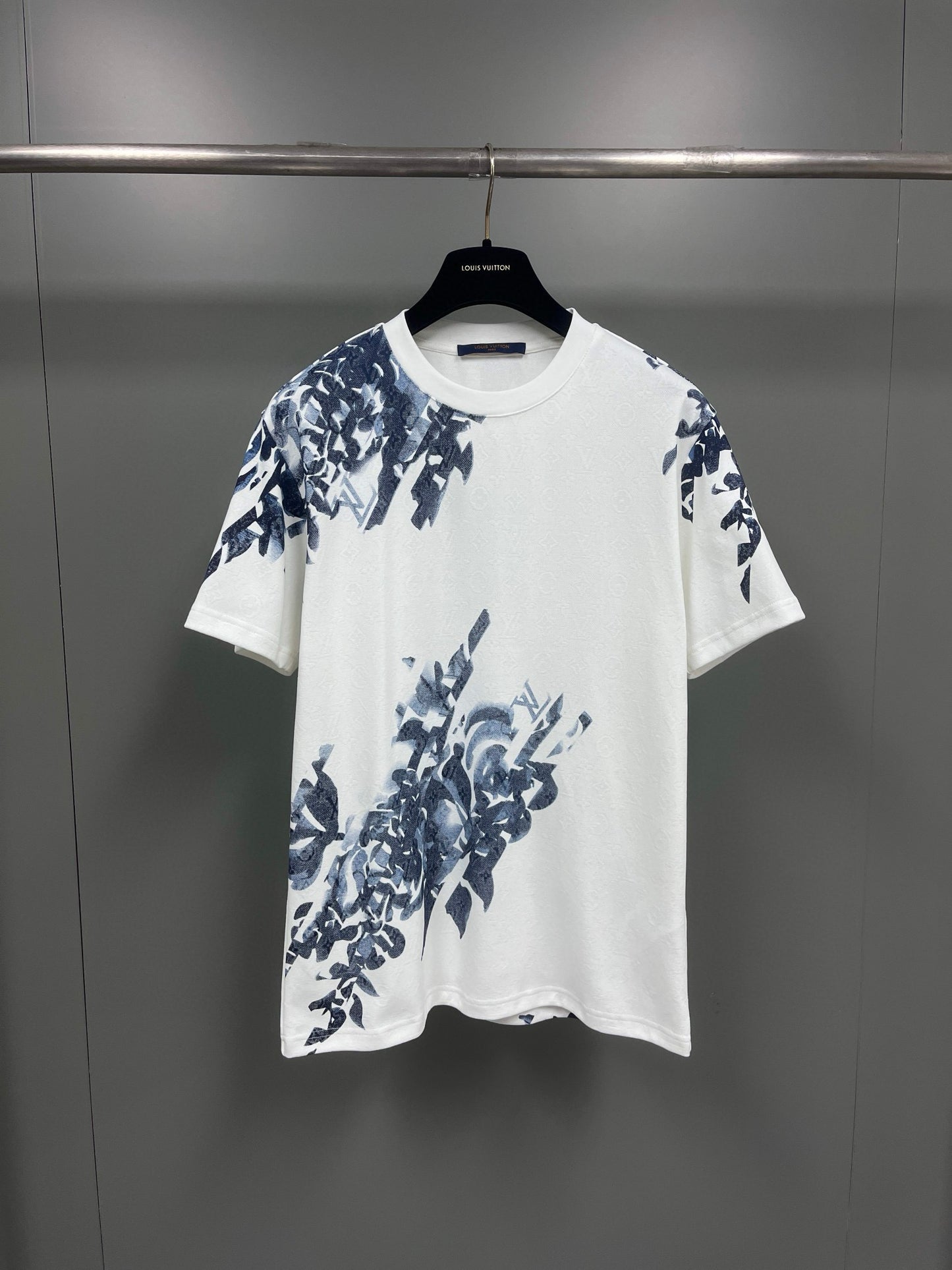 White blue T-shirt