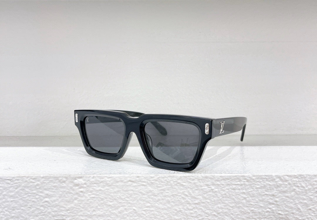 Black,Brown  and White Sunglass