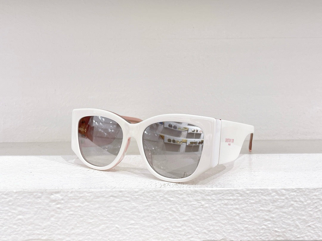 Black,Brown and White Sunglass