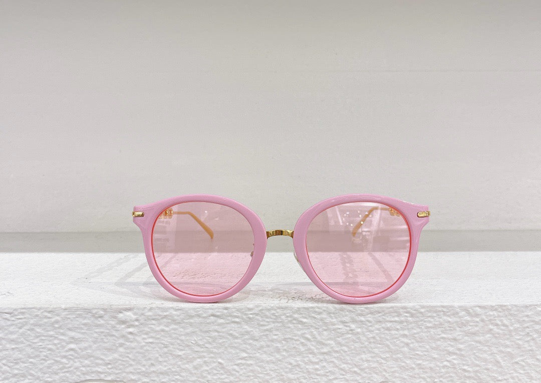 Black,Brown,White and Pink Sunglass