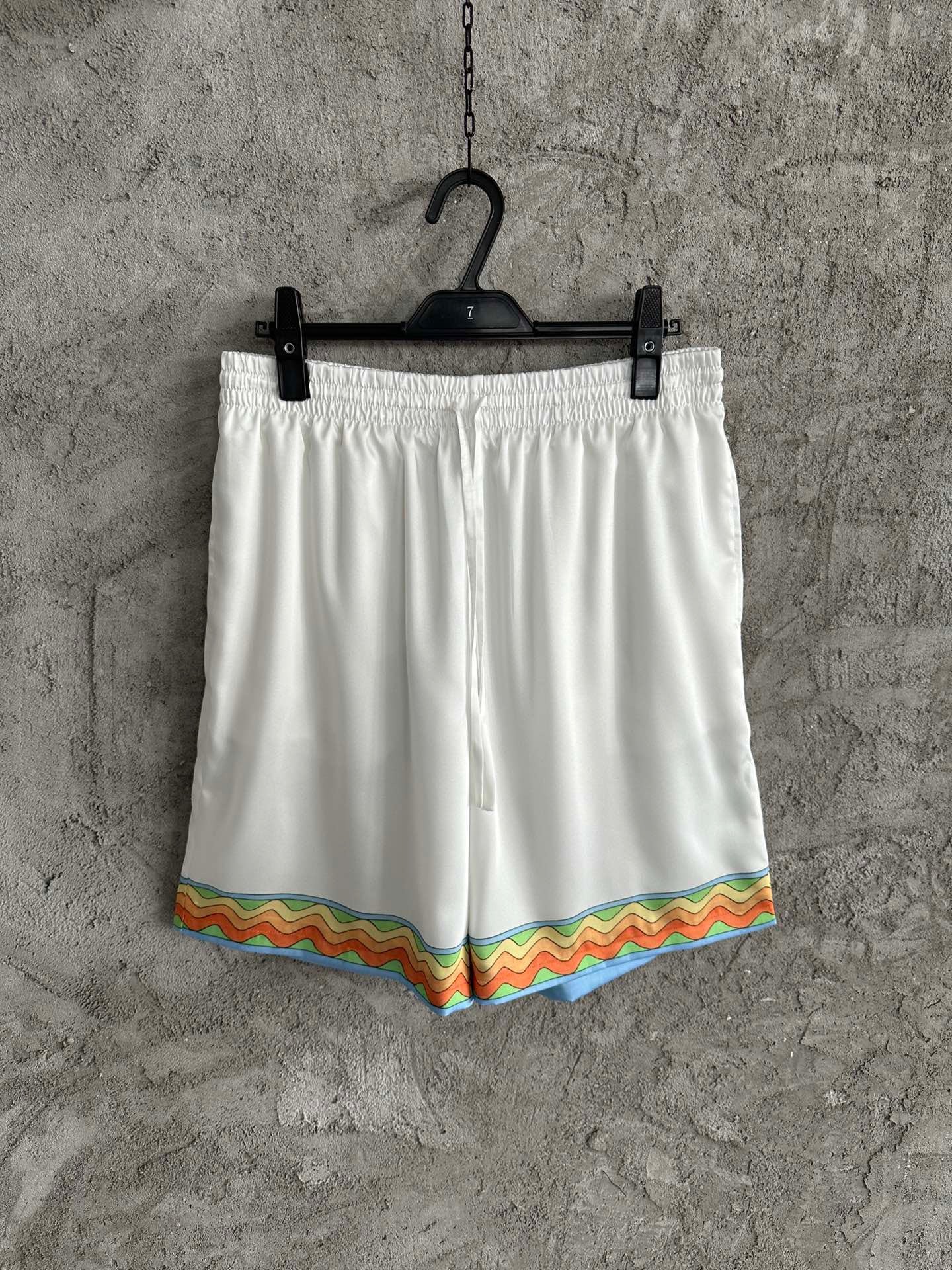 Multi-color Short